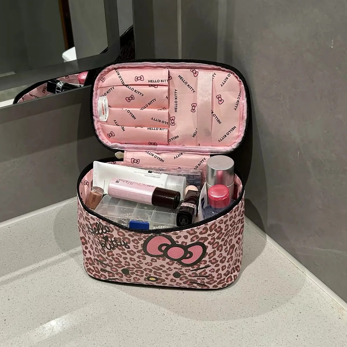 Beauty No Makeup - Sanrio Hello Kitty Women Leopard Beauty