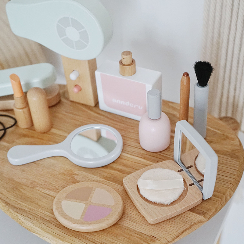 New Children Wooden Simulation - Beauty Makeup Game review and price